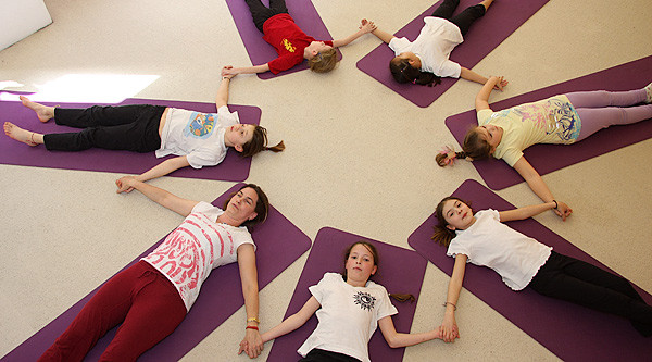 Kinderyoga mit Miriam Datt macht Spaß und entspannt